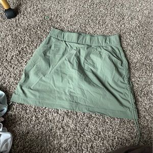Columbia womens M olive green skort